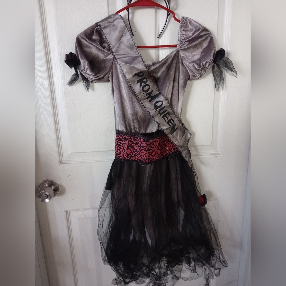 Zombie prom queen costume